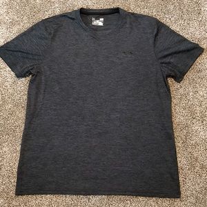 Mens short sleeve Under Armour shirt